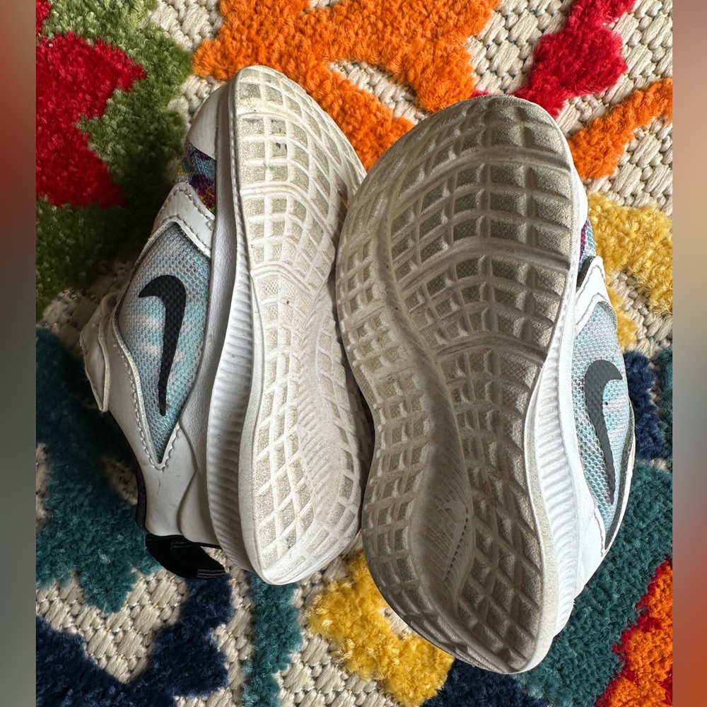 Nike Downshifter Little Kids Shoes size 4C Sneakers - Picture 4 of 6